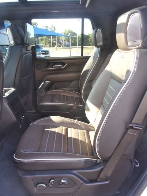 Used 2026 GMC Yukon Denali Ultimate AWD/4WD image 32