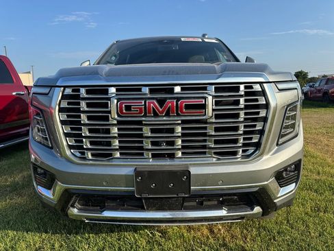 Used 2025 GMC Yukon Denali AWD/4WD image 2