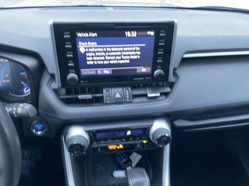 Used 2021 Toyota RAV4 XSE w/ XSE Grade Weather Package image 18