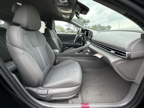 New 2026 Hyundai Elantra SE FWD image 28