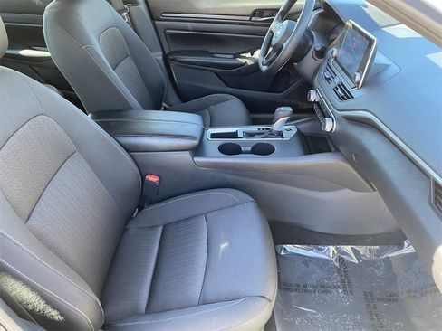 Certified 2025 Nissan Altima 2.5 S image 10