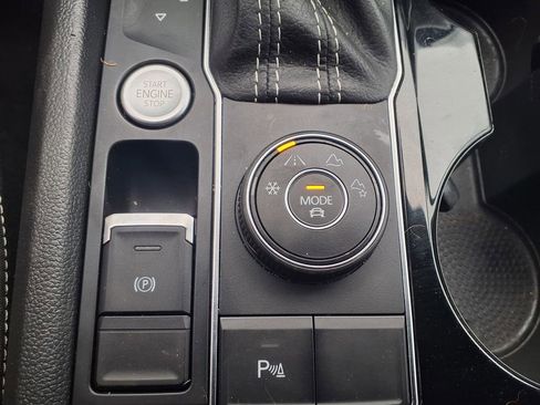 Used 2023 Volkswagen Atlas Cross Sport SE w/ Black Wheel Package image 6