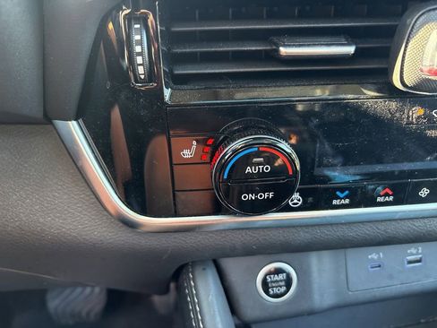 Used 2023 Nissan Rogue SL w/ SL Premium Package AWD/4WD image 6