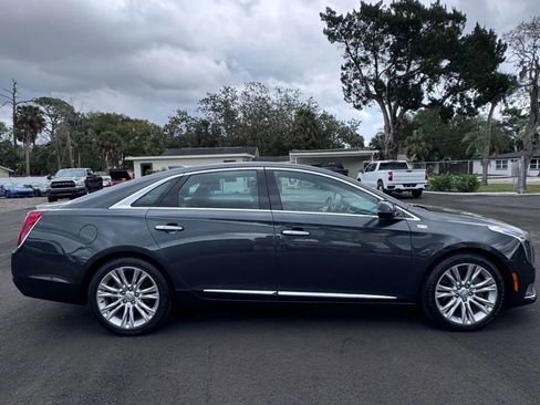 Used 2018 Cadillac XTS Luxury image 4