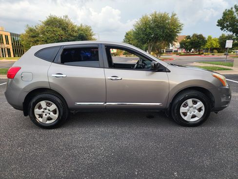 Used 2014 Nissan Rogue S FWD image 8