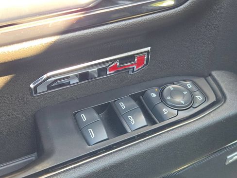 Used 2022 GMC Sierra 1500 AT4 w/ Technology Package AWD/4WD image 25