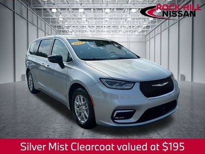 Used 2024 Chrysler Pacifica Touring-L