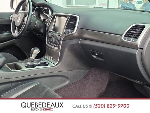 Used 2017 Jeep Grand Cherokee Altitude image 26