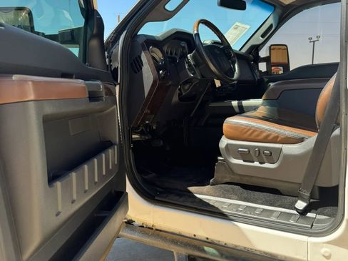 Used 2016 Ford F250 Platinum w/ FX4 Off-Road Package AWD/4WD image 10