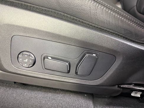 Used 2025 BMW X4 xDrive30i AWD/4WD image 25