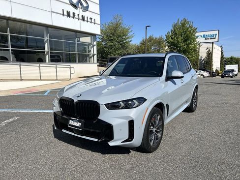 Used 2024 BMW X5 xDrive40i w/ Executive Package AWD/4WD image 4
