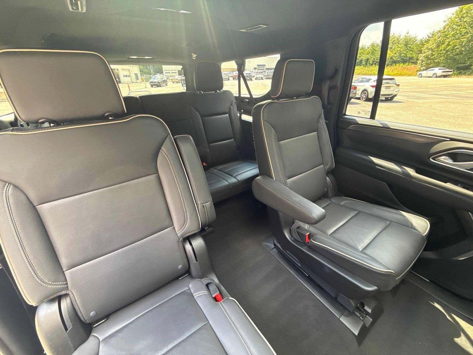 Used 2023 GMC Yukon XL SLT AWD/4WD image 31