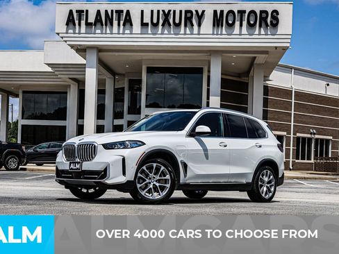 Used 2025 BMW X5 xDrive50e AWD/4WD image 3
