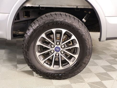 Used 2020 Ford F150 XLT w/ Equipment Group 302A Luxury AWD/4WD image 21