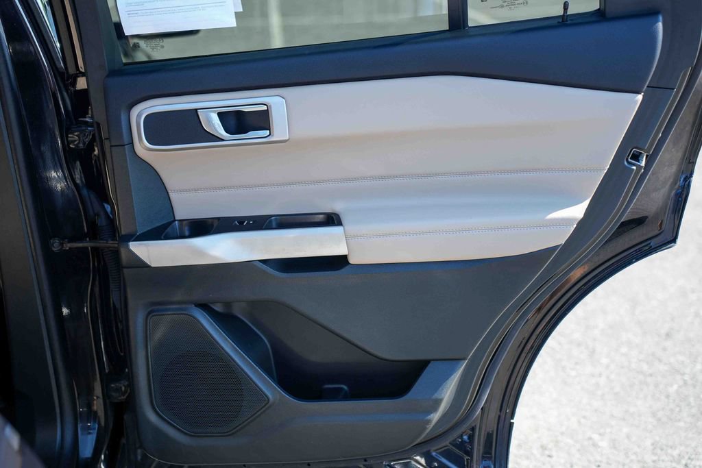 Used 2024 Ford Explorer XLT w/ Equipment Group 202A AWD/4WD image 21