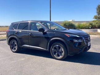 Used 2024 Nissan Rogue SV video 2