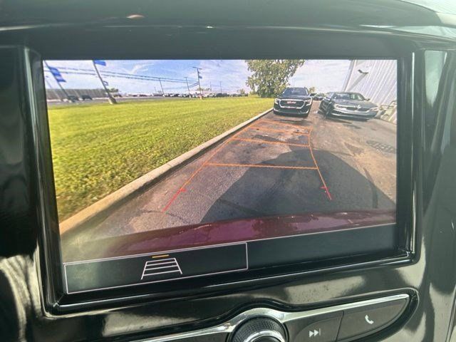 Used 2021 Chevrolet Traverse LT FWD image 28