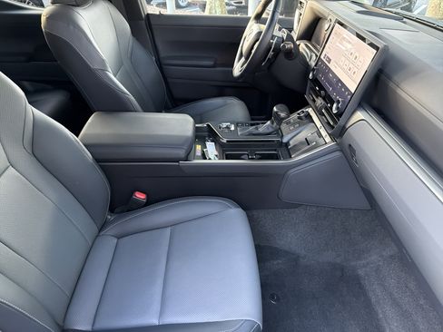 Certified 2024 Lexus GX 550 w/ Cold Area Package AWD/4WD image 39