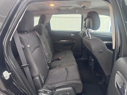 Used 2016 Dodge Journey SXT w/ Comfort/Convenience Group image 11