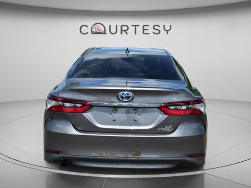 Used 2022 Toyota Camry LE FWD image 6