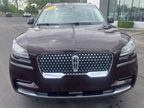 Used 2024 Lincoln Aviator AWD w/ Premium Package image 2