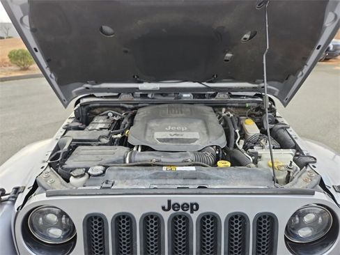 Used 2015 Jeep Wrangler Unlimited Sahara image 20
