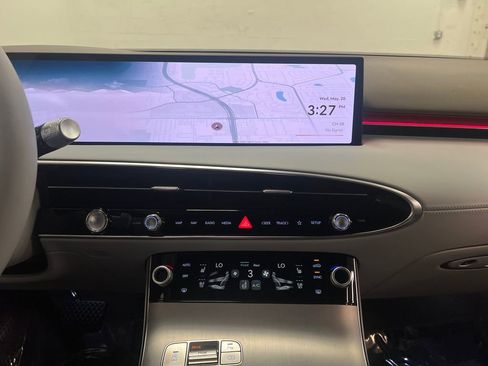 New 2026 Genesis GV70 2.5T Advanced AWD/4WD image 18