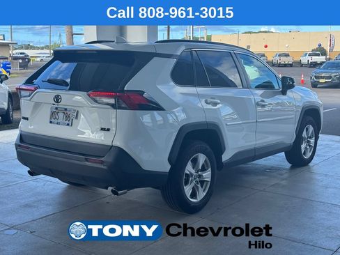 Used 2021 Toyota RAV4 XLE w/ Carpet Mat Package (TMS) FWD image 5