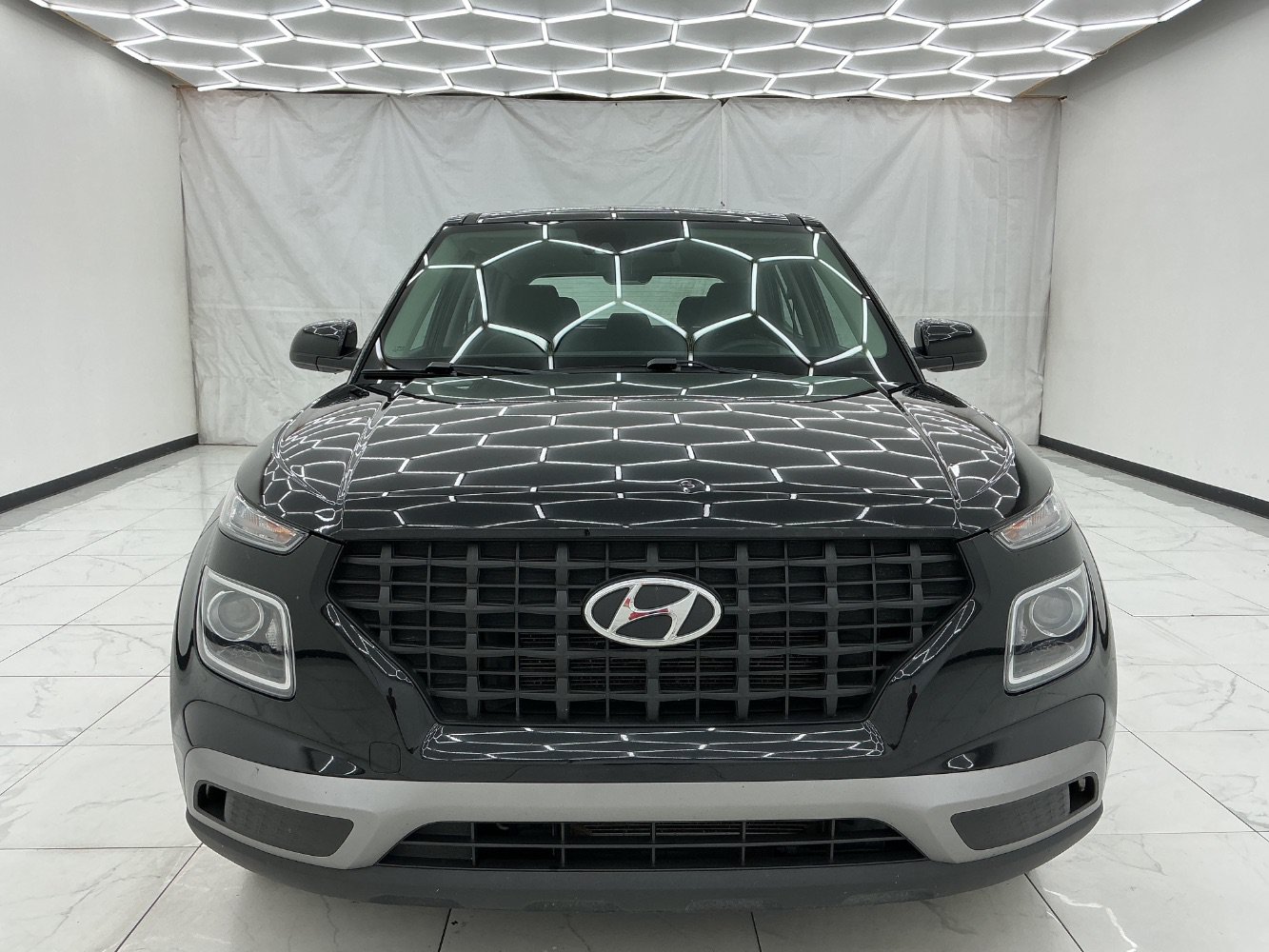 Used 2021 Hyundai Venue SE FWD image 5