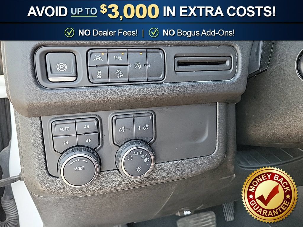 Used 2024 Chevrolet Suburban Premier AWD/4WD image 30