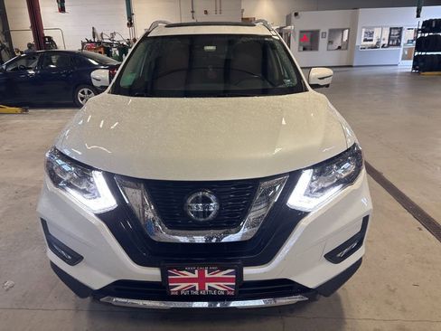 Used 2019 Nissan Rogue SL w/ Premium Package AWD/4WD image 2