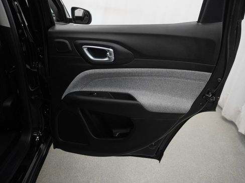 Certified 2022 Jeep Compass Latitude w/ Sun and Sound Group image 43