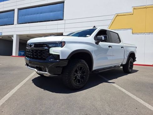 Used 2025 Chevrolet Silverado 1500 ZR2 w/ Technology Package AWD/4WD image 2