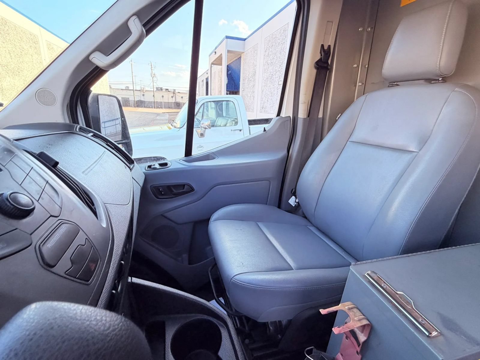 Used 2019 Ford Transit 350 148 Medium Roof RWD image 10