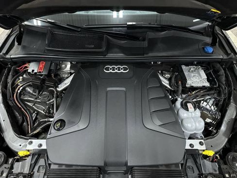 Used 2022 Audi Q7 Premium w/ Convenience Package image 12
