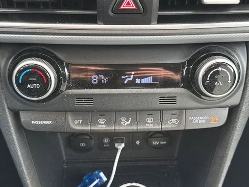 Used 2020 Hyundai Kona Limited AWD/4WD image 30