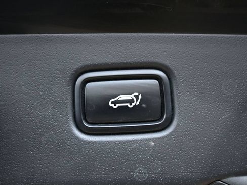 Used 2023 Kia Niro SX Touring FWD image 16