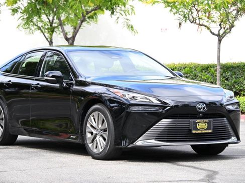 Used 2024 Toyota Mirai w/ Advanced Technology Package RWD image 12