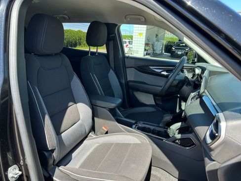 Used 2024 Chevrolet TrailBlazer LT w/ Driver Confidence Package image 34
