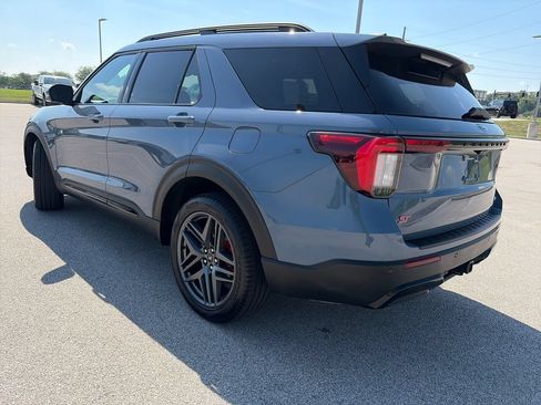 Used 2025 Ford Explorer ST-Line w/ Premium Package AWD/4WD image 5