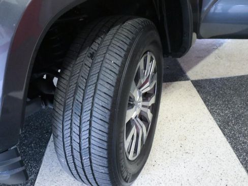 Used 2021 Toyota Tacoma Limited RWD image 10