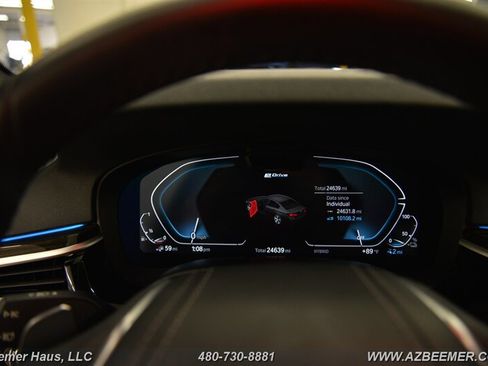 Used 2022 BMW 530e w/ Premium Package image 27