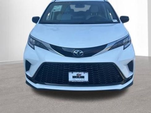 Used 2023 Toyota Sienna XSE w/ XSE Plus Package image 14