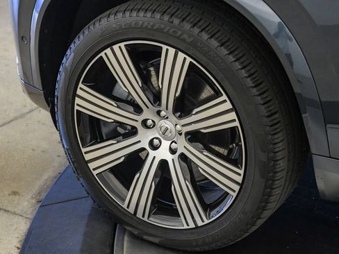 Certified 2025 Volvo XC90 T8 Ultra w/ Protection Package Premier AWD/4WD image 10