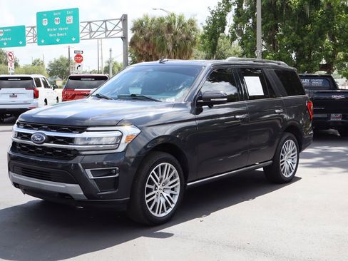 Used 2022 Ford Expedition Limited AWD/4WD image 5