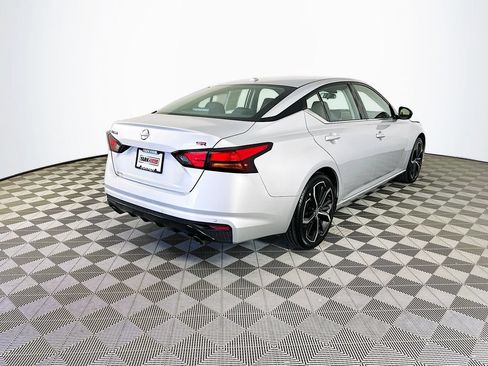 Used 2024 Nissan Altima 2.5 SR FWD image 10