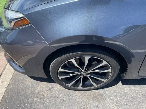 Used 2017 Toyota Corolla SE w/ SE Premium Package FWD image 10