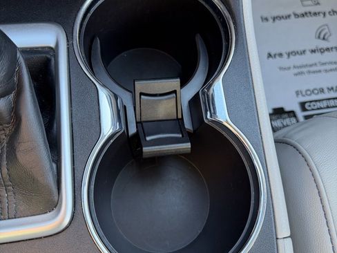 Used 2019 Toyota Highlander Limited image 17