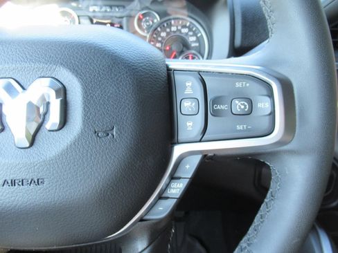 Used 2025 RAM 2500 Big Horn AWD/4WD image 25