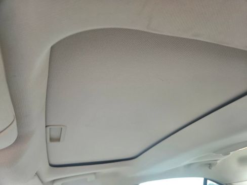 Used 2018 Ford Taurus Limited FWD image 9